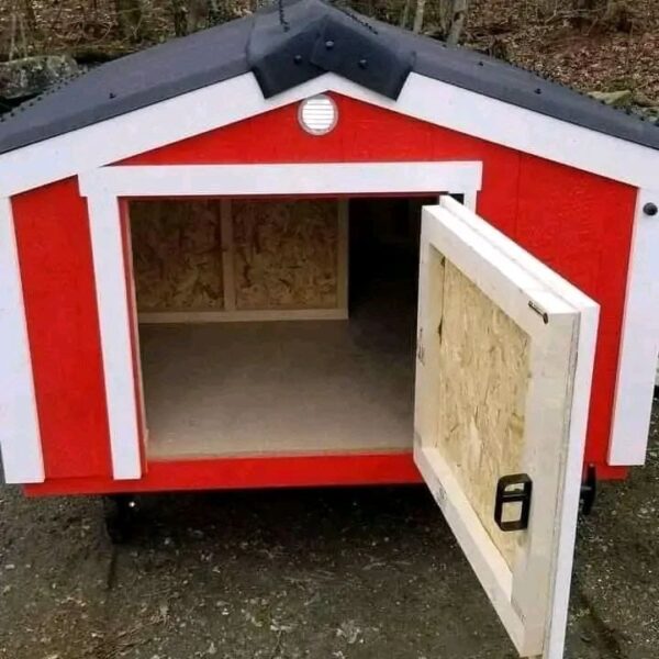 The Barnyard Bungalow Coop - Image 4